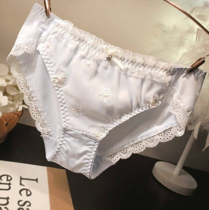 QS Daisy Embroidered Panties