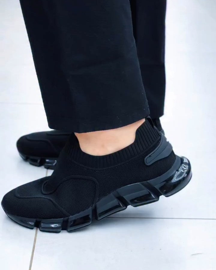 Black Breathable Knitted Sneakers